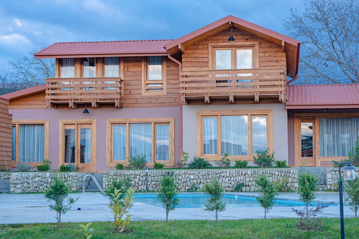Two story cottage in Shalauri