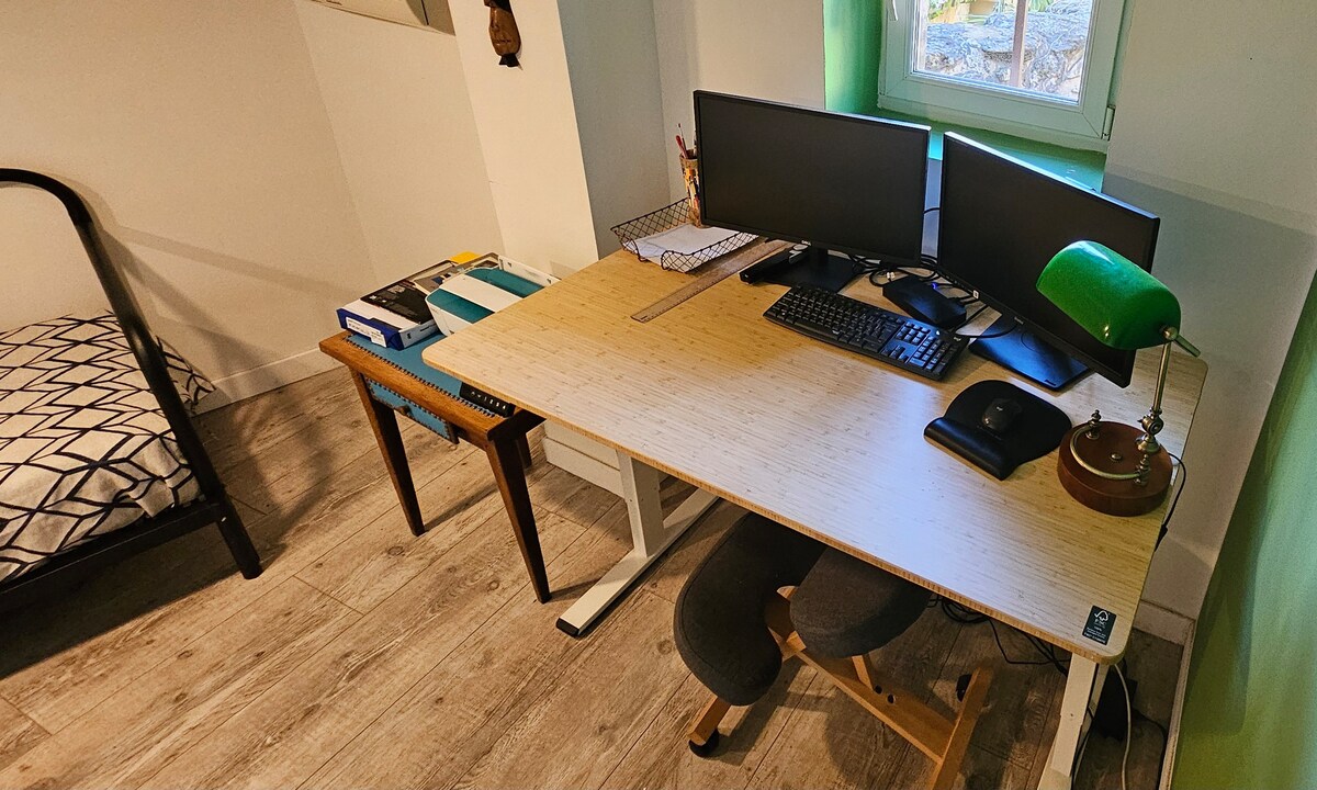 Chambre à louer et douche privée