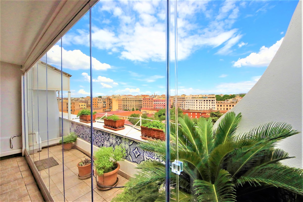 Attico con terrazza panoramica al Colosseo