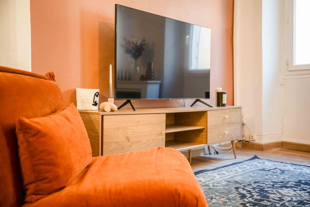 位于巴塞罗那市中心的舒适单间公寓
