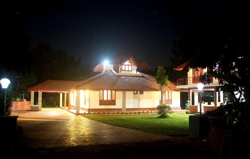 10BR Adventure Stay w Private Pool - Coorg