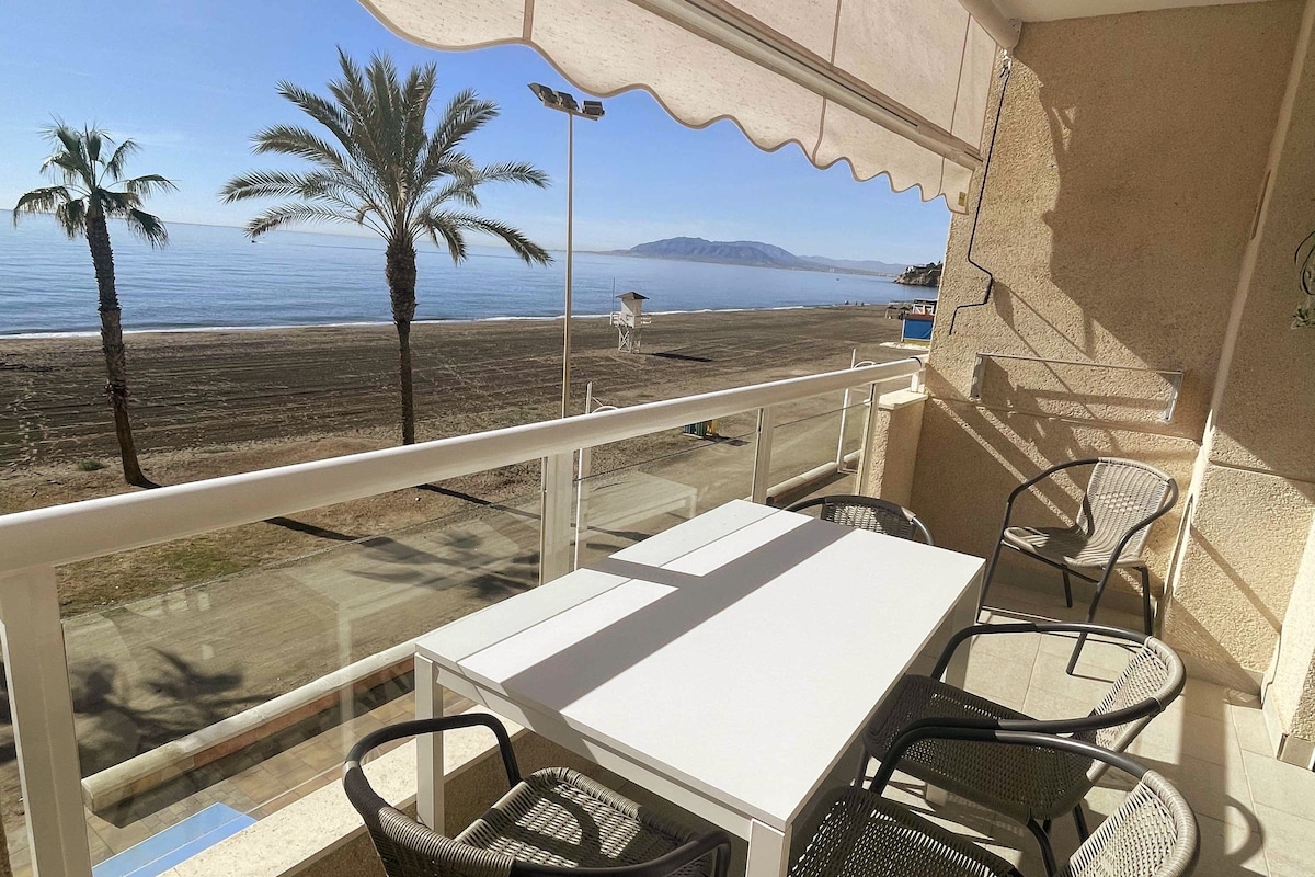 Bright apartment overlooking the Mediterranean Sea