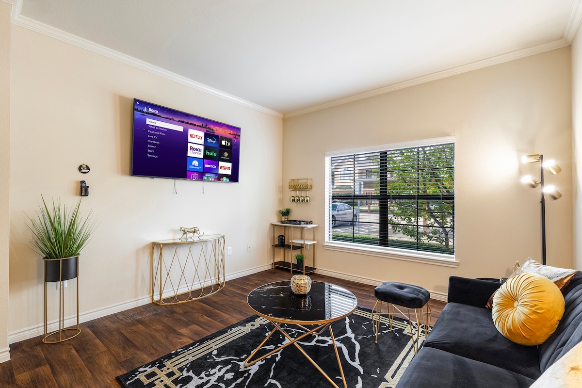 Modern Condo Mins to AT&T Stadium/DFW AP-King Bed