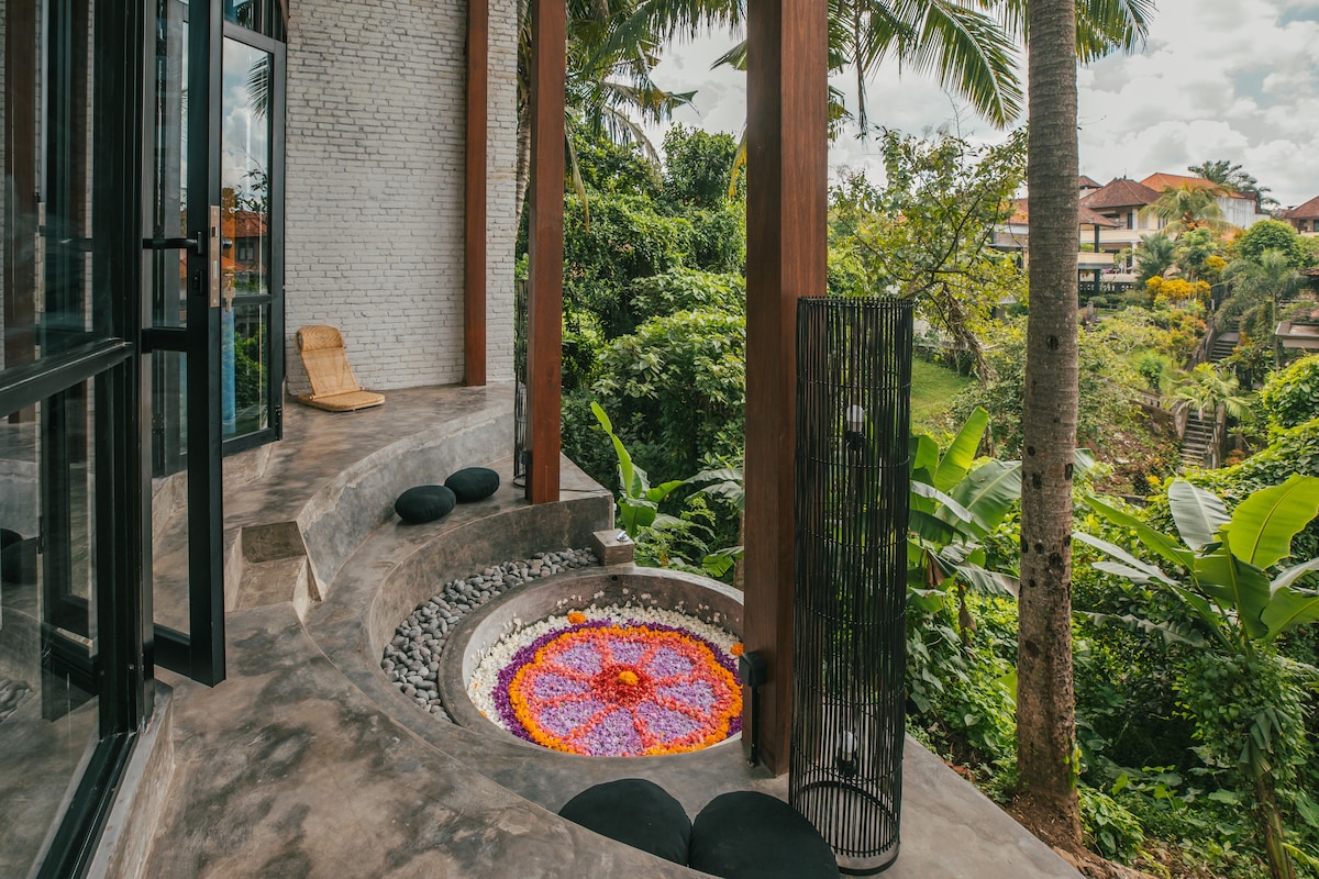 Exclusive Trendy Villa in Central Ubud