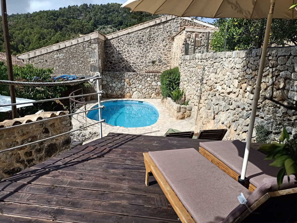 Casa mediterránea con piscina
