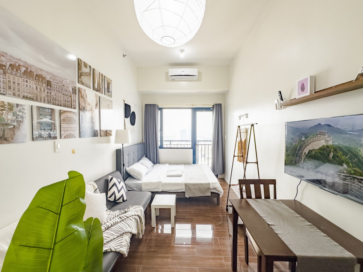 Cozy Nordic Retreat in Air Residences | Makati CBD