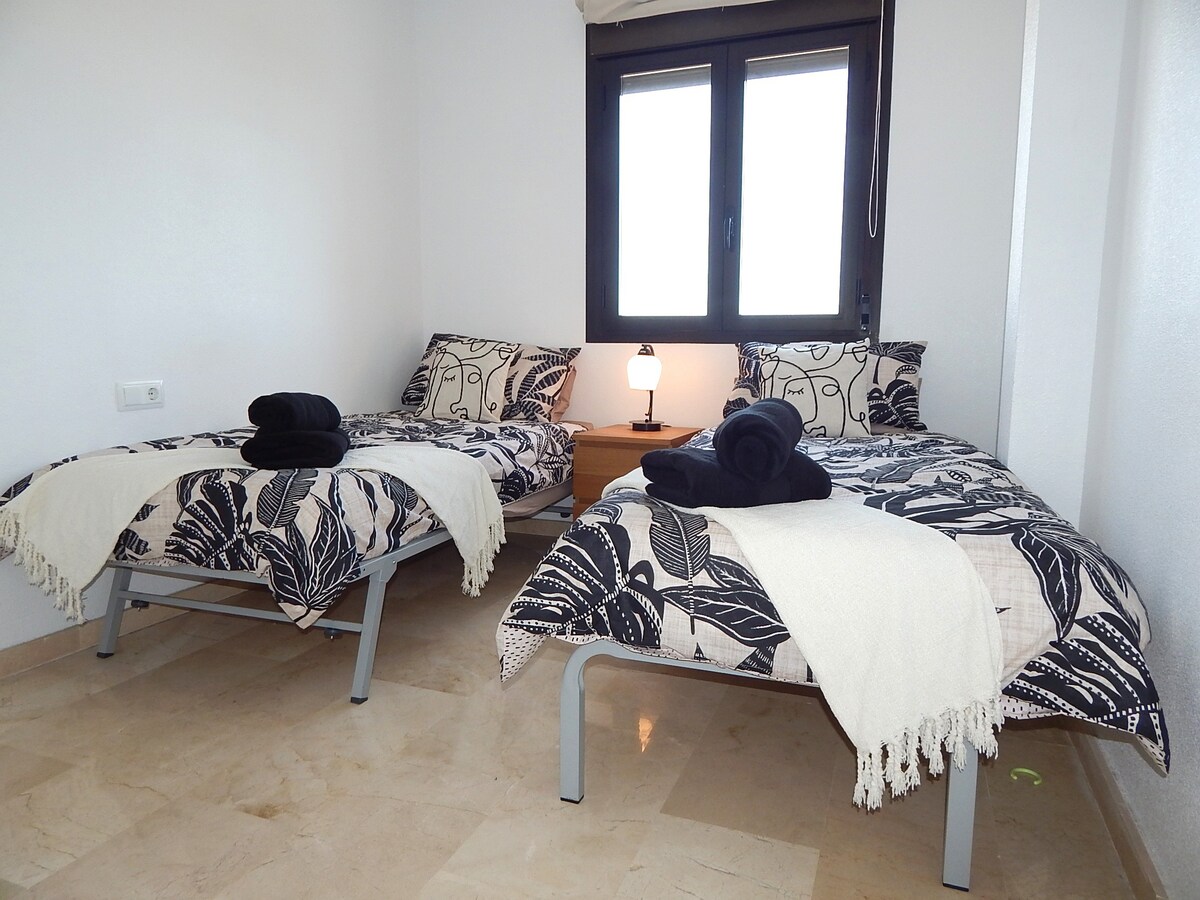 Stylish and spacious 3 Bed apartment Villamartin