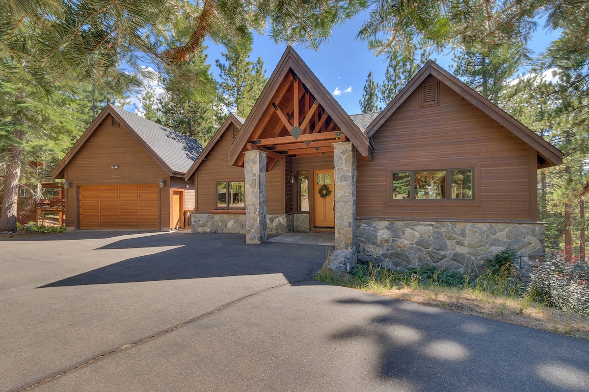 On Tahoe Time - Pets + Pool Table + Game Room