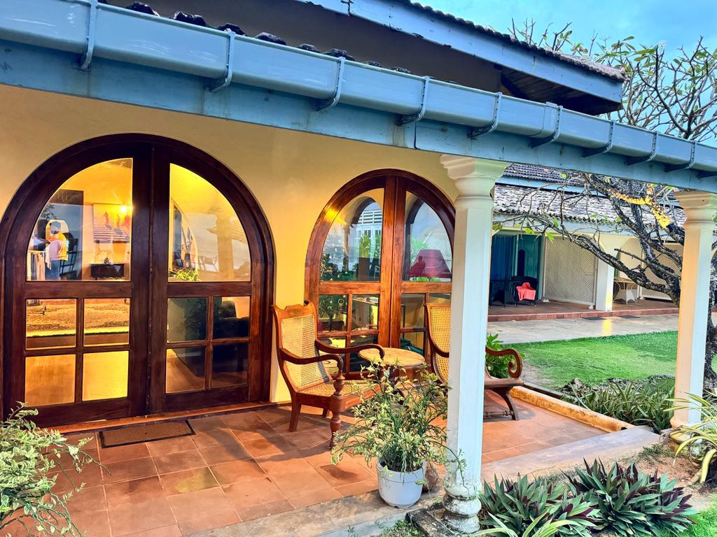 Beachfront two-bedroom Bungalow