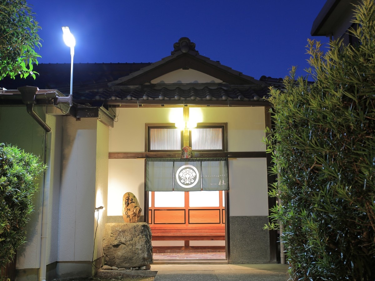 入住神社旁边的稀有老房子可供出租，无需用餐