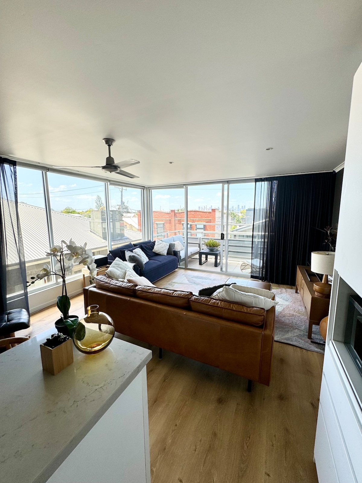Yarraville Village apartment with panoramic views