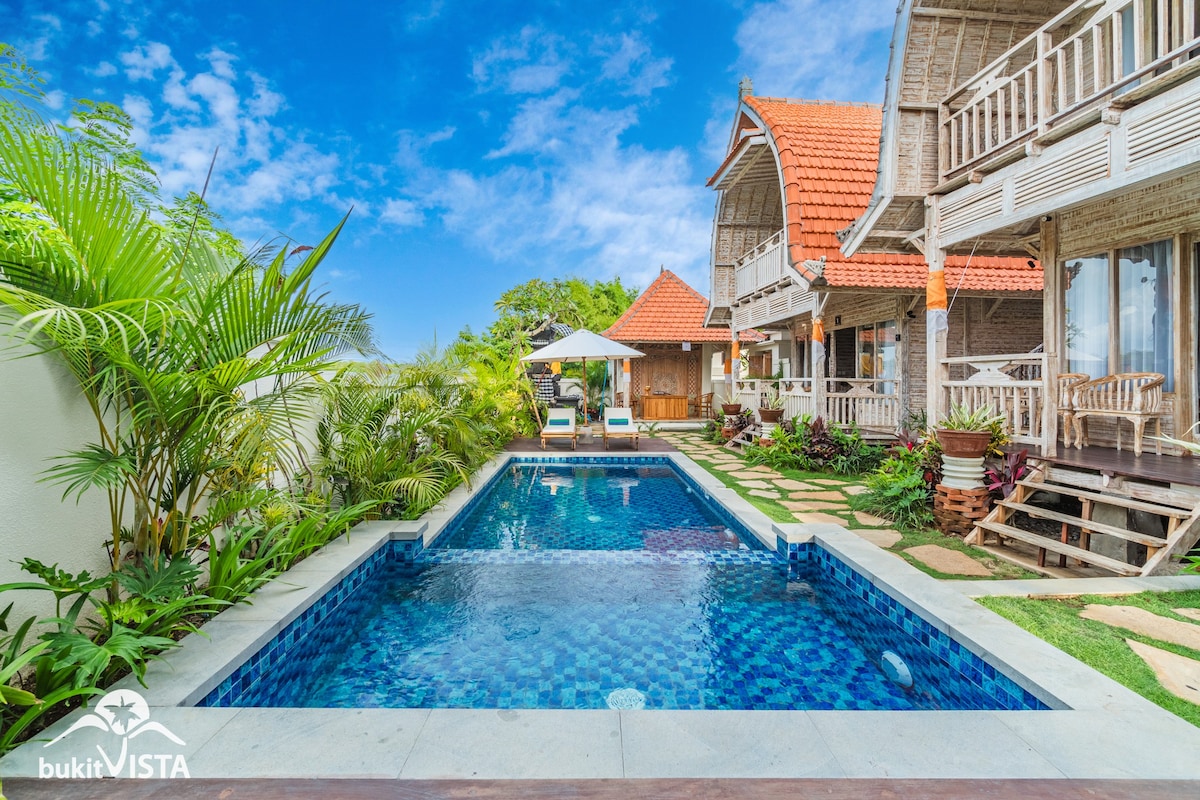 Balinese Heritage 2BR with Pool & Landmark View