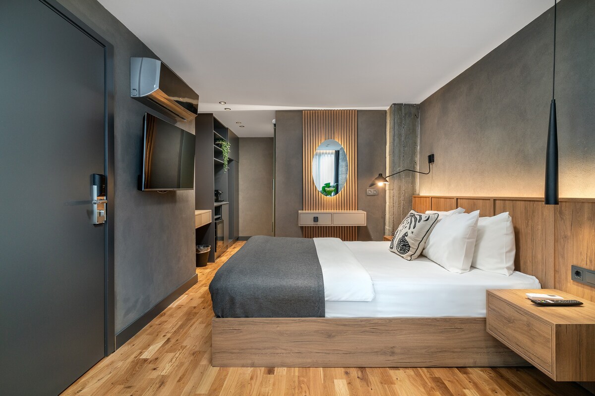 Modern Hotel Suite in Historic Old Town Istanbul