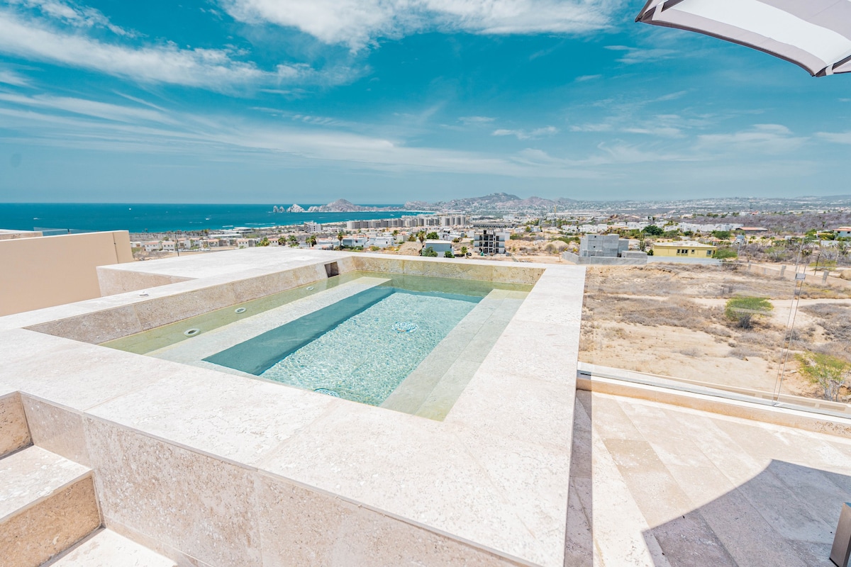 Brand new Penthouse w/ private pool and ocean view
