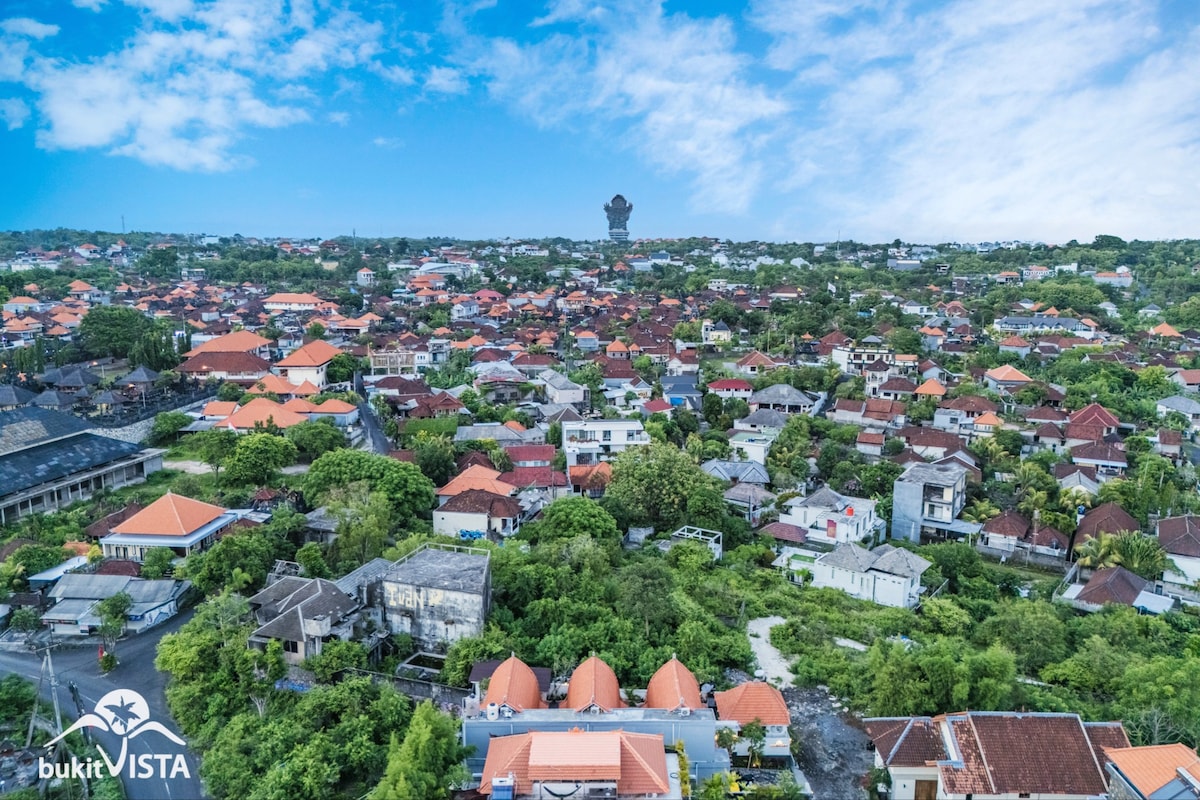 Balinese Heritage 2BR with Pool & Landmark View