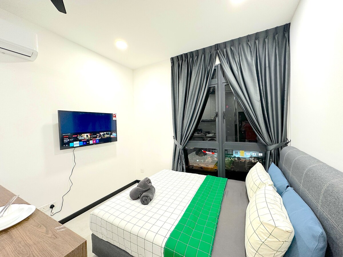 吉隆坡内湖套房宽敞的标准双人床单间公寓@ Neu Suites