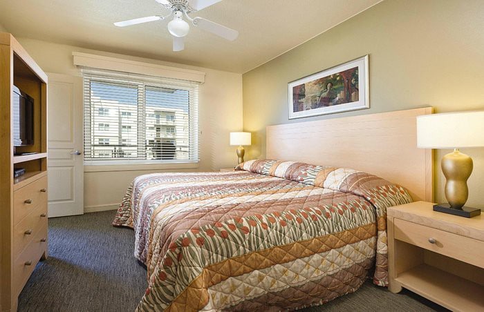 Seaside condo-2-bedroom-sleeps 6; on ocean