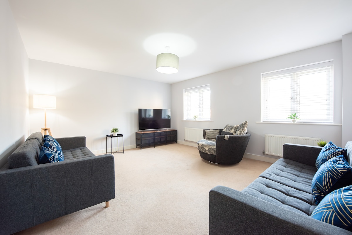 3bed town house- Superking Beds-fast WI-FI-Parking