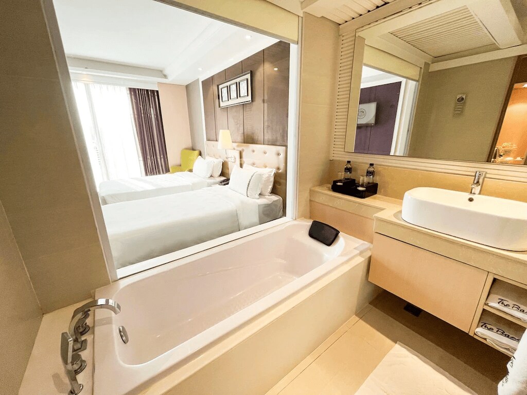 Superior Twin Room with Balcony 200