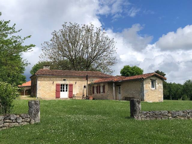 Mareuil en Périgord的民宿