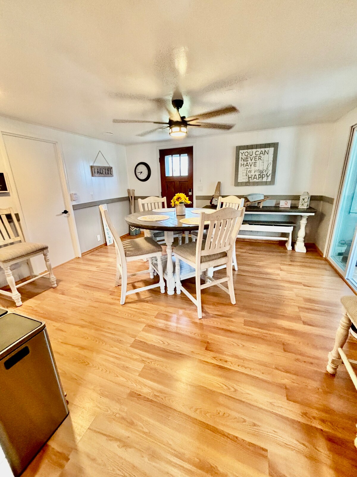 Cozy Cottage on lake Alice.