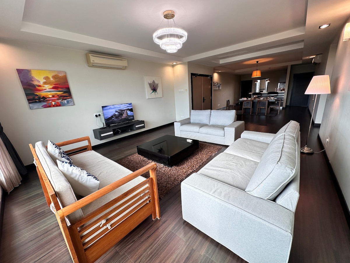 Luxury Suites,18min walk to beach, Netflix, AA6