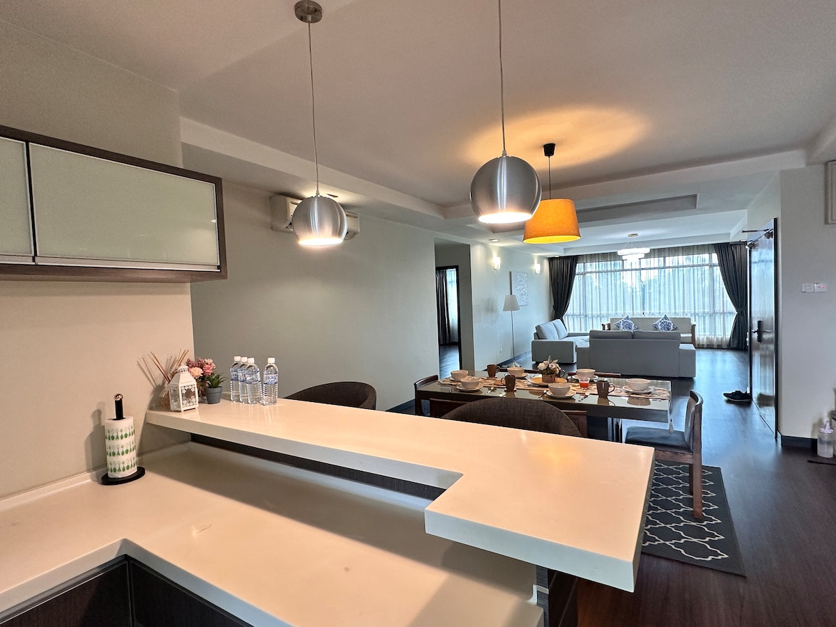 Luxury Suites,18min walk to beach, Netflix, AA6