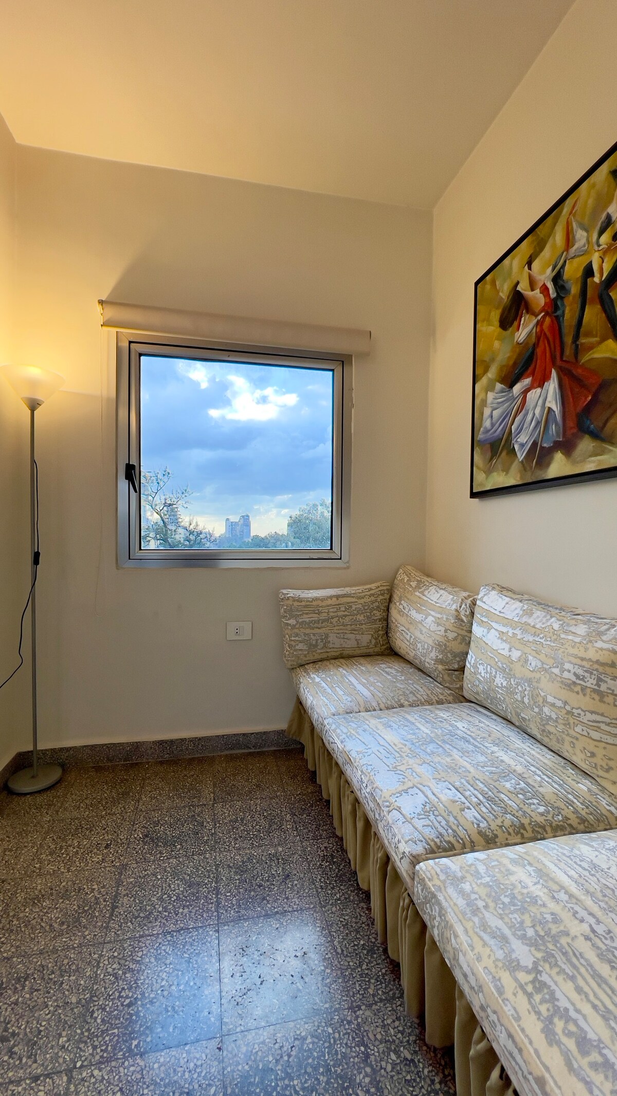 Mar Mikhael Guesthouse - Veranda Room - 24/7 Power