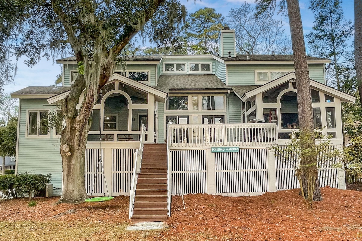 Riverfront Home w/ Private Dock & Three Porches!