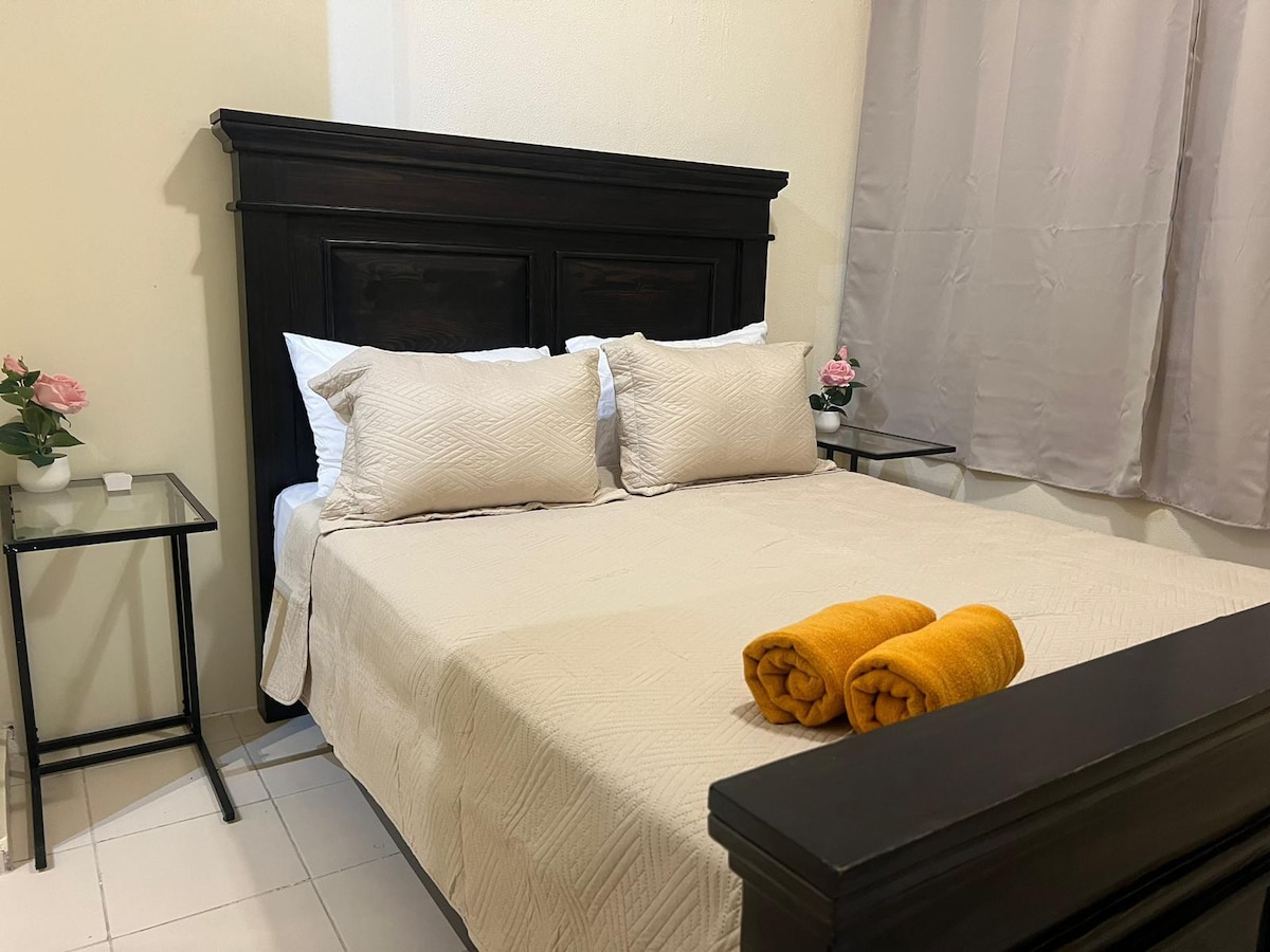 Cozy 1 Bedroom Next To Bavaro Beach - Queen Bed