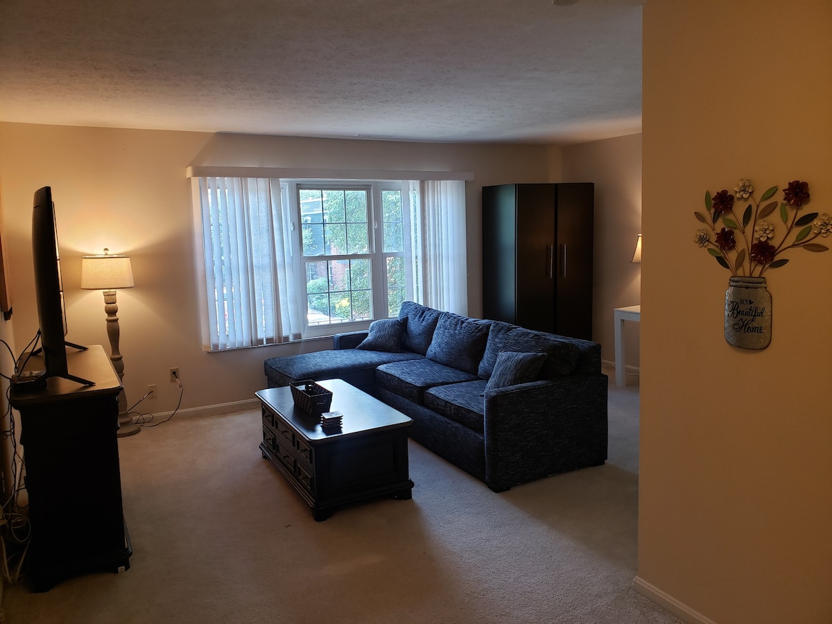 Cozy 2 Bedroom 1.5 Bath Condo