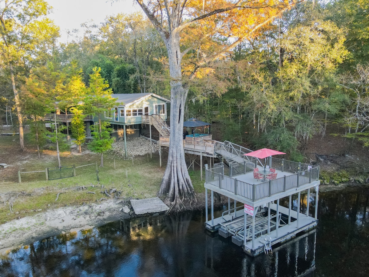 The BIG Cypress Lodge-SF River!