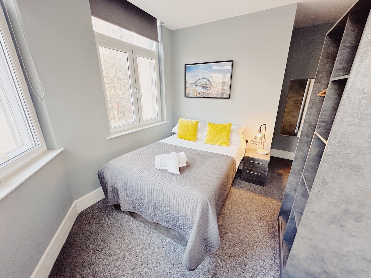 3 Bed Apartment - Newcastle City Centre - Sleeps 7