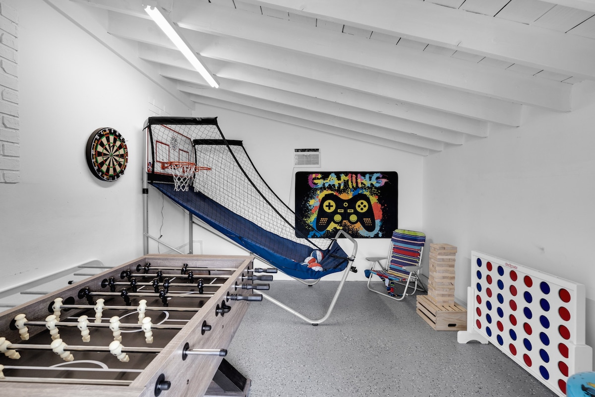 Luxe Getaway: Poolside Paradise with Game Room