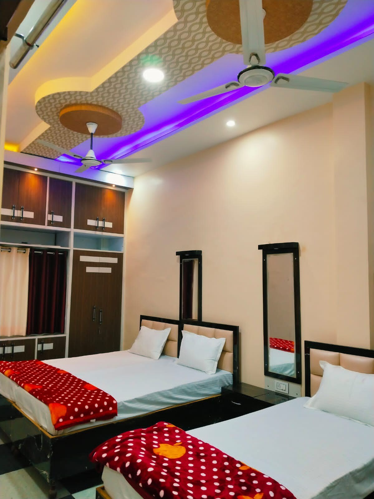 Mishra Guesthouse: Elegant Stay