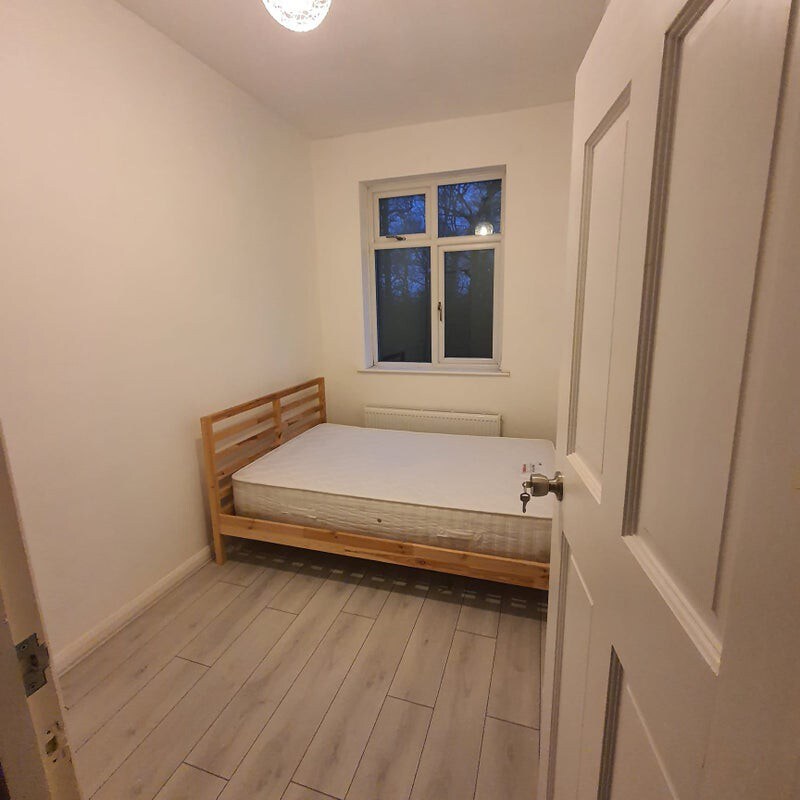 *House share* 3x bedrooms available (min 3 month+)