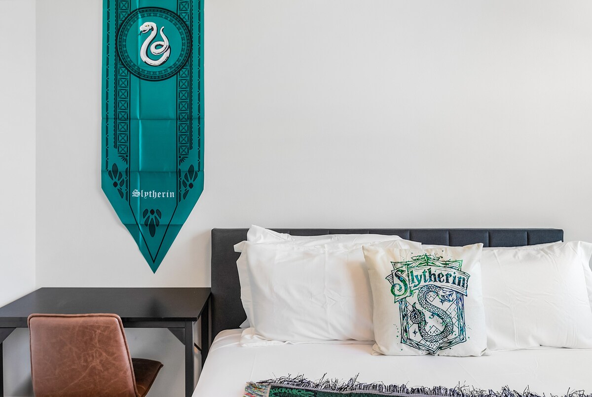 Slytherin 's Secret Chamber Sweet Suite