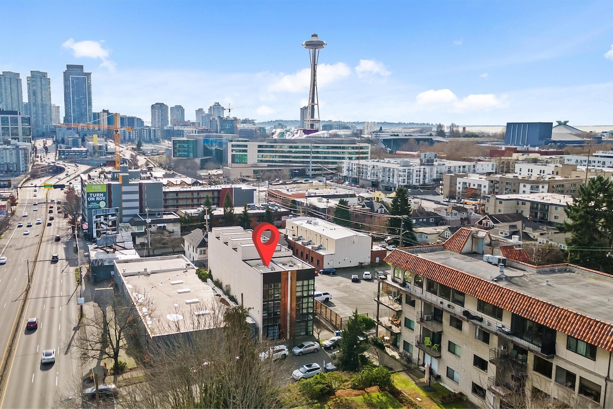 Downtown Dream: Stylish Seattle Townhome!