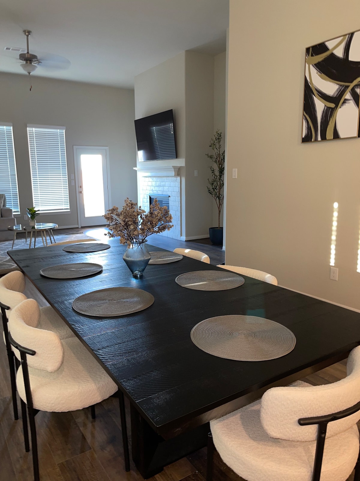 Huge Modern 4BR perfect for families in Katy Tx!