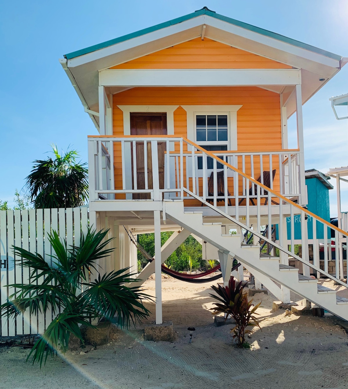 秘密海滩小屋，橙色小屋，欣赏海景