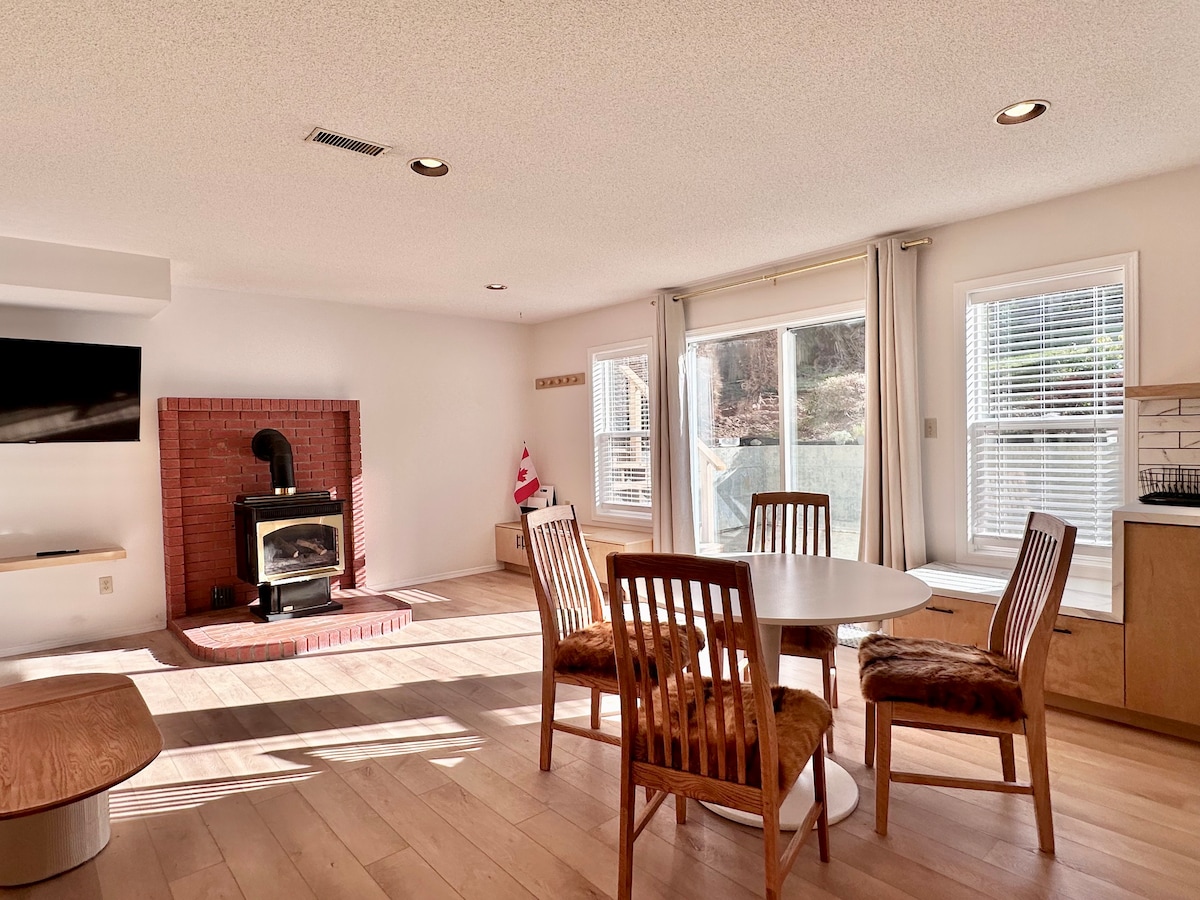 Cozy home with Sauna in North Nanaimo