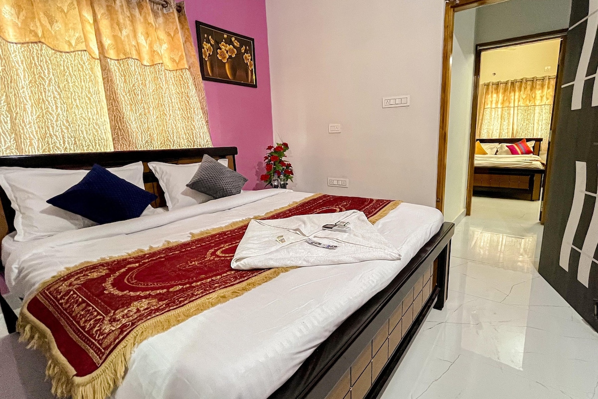 Peaceful Haven 6BHK Flat Home Stay AC Bedrooms