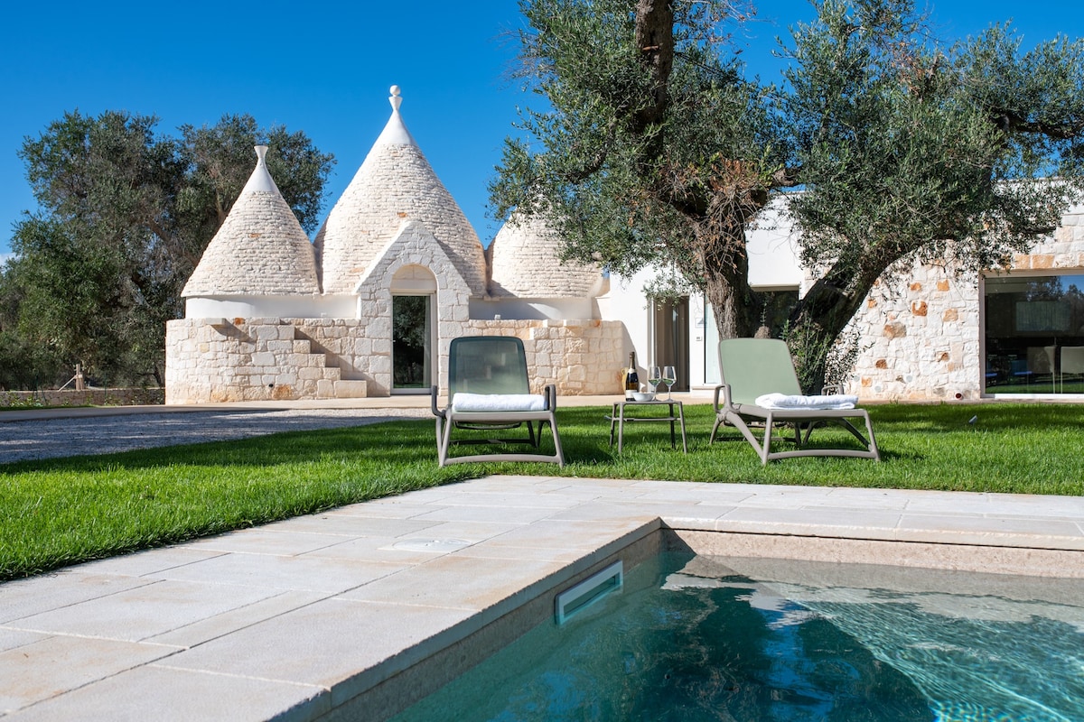 Trullo Brenda. Originale e spettacolare