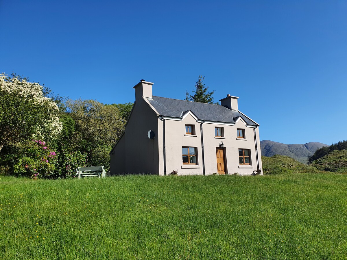 An Cnocan-Landhaus mit Meerblick