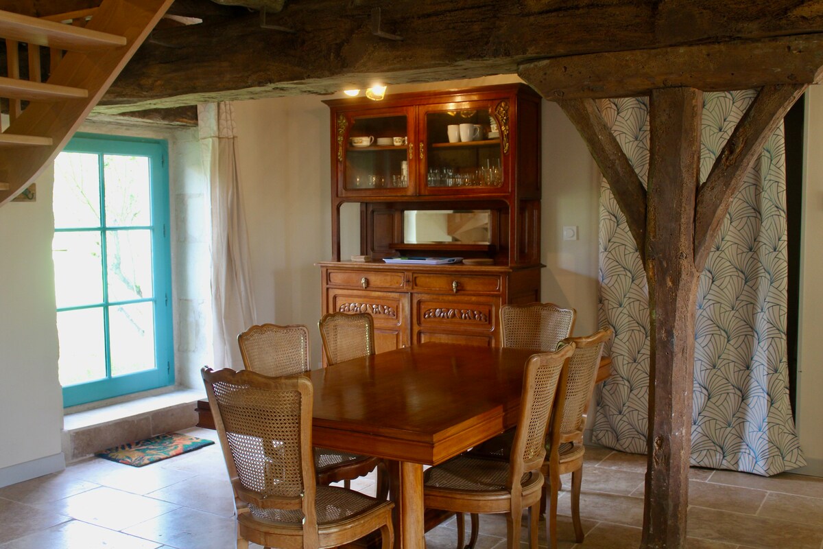 Le Cerisier - 2 Bed Country Cottage with Pool