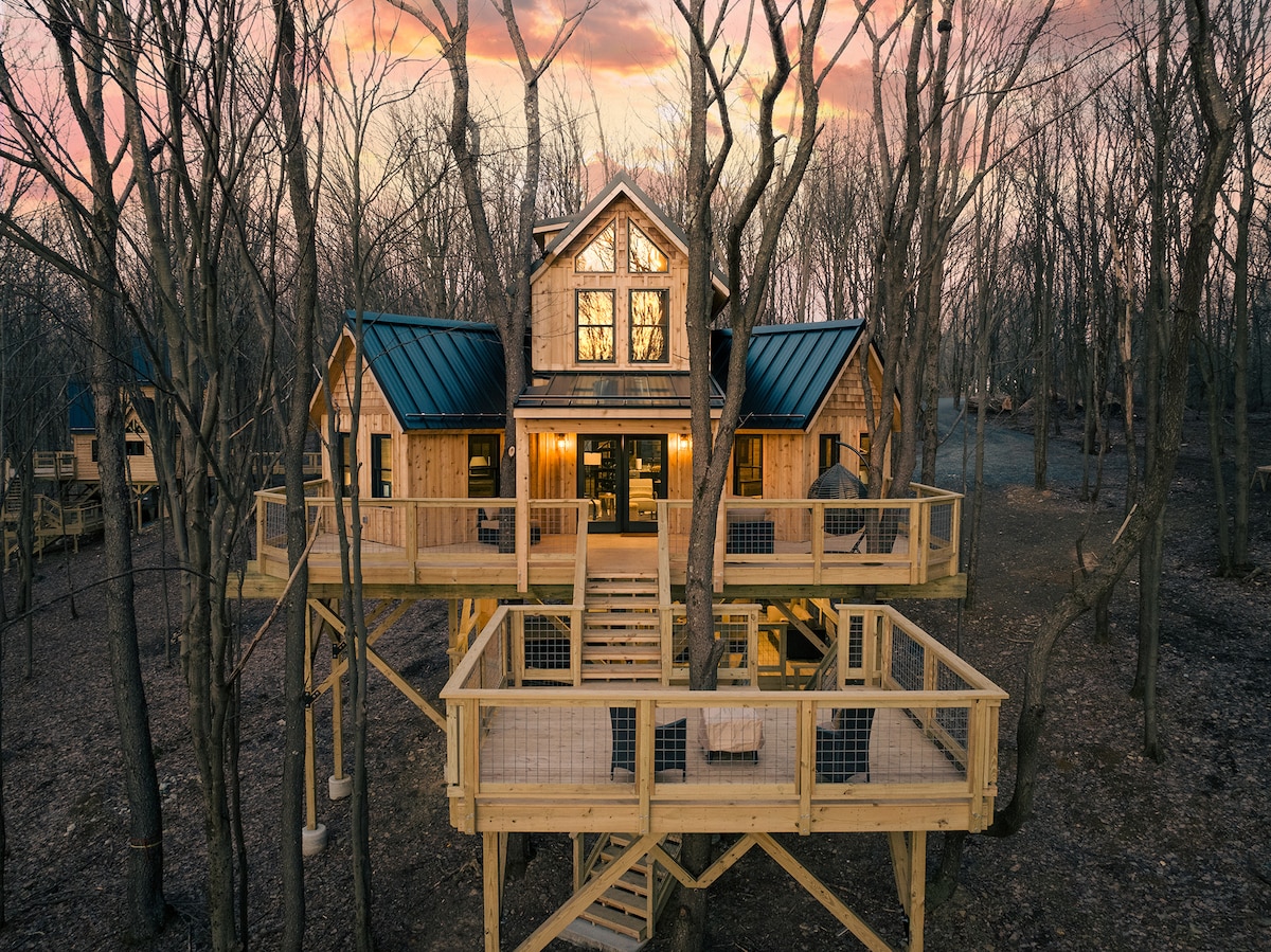 Treehouse in Deep Creek Lake