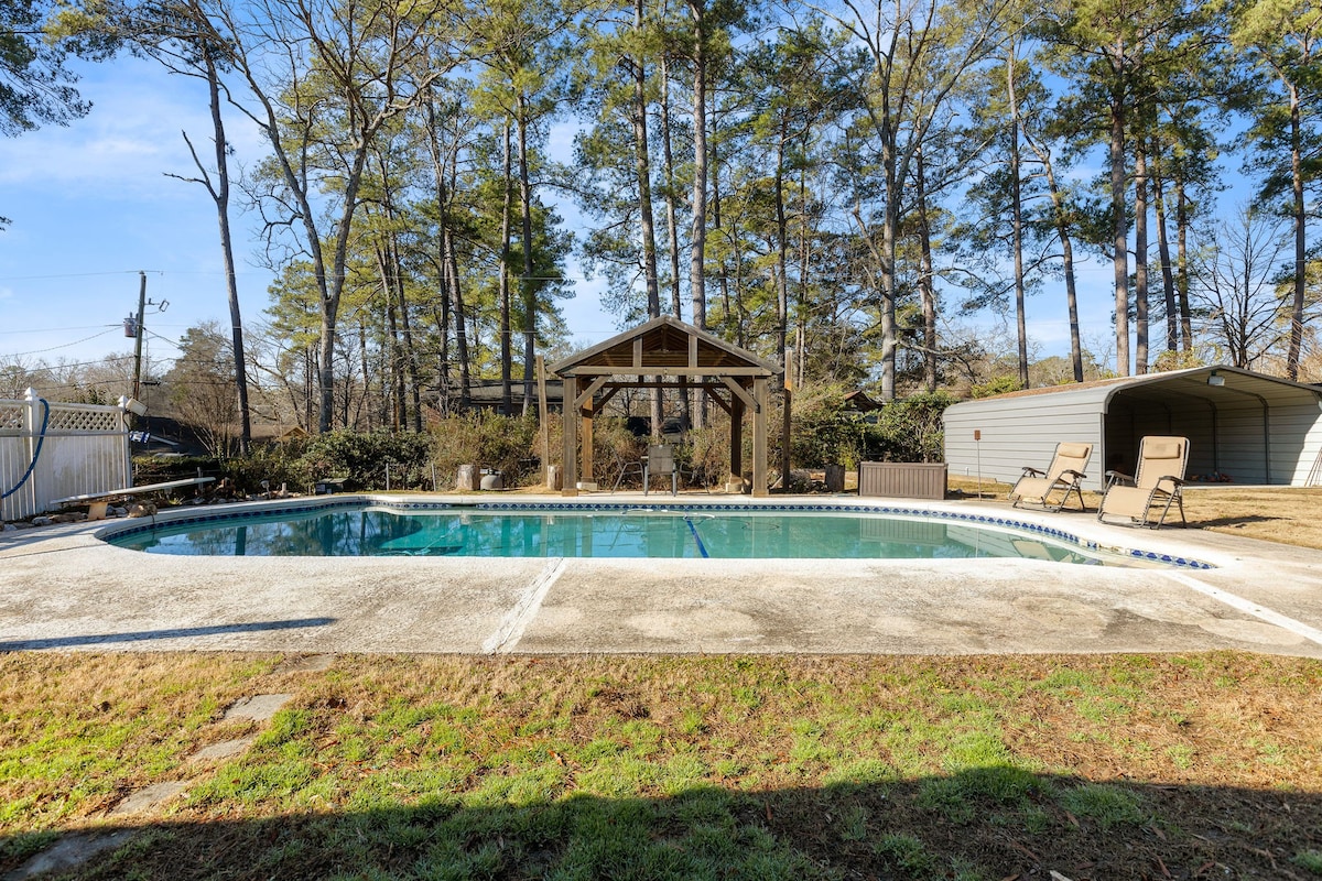 Spacious Oasis With Pool | Near Harbison | 5BR