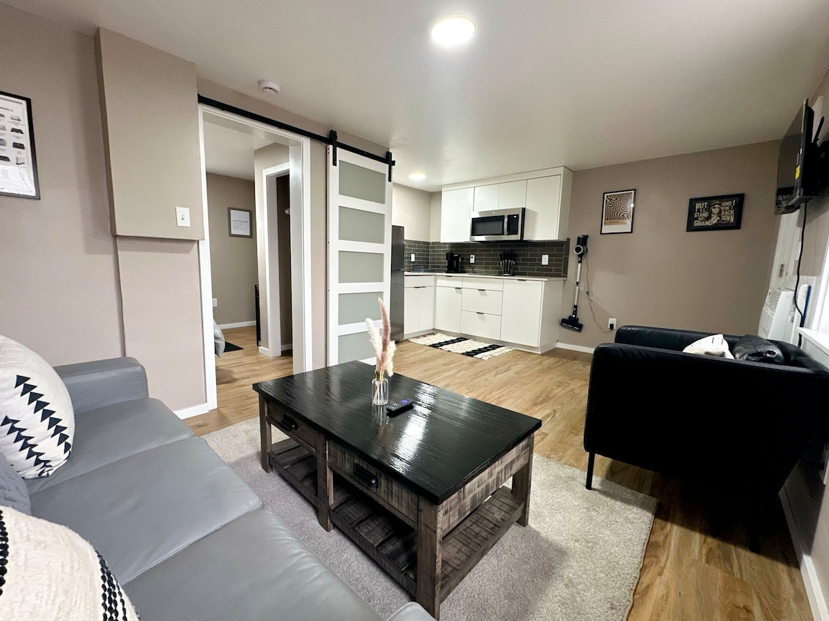 Furnished Modern 1bed 1bath