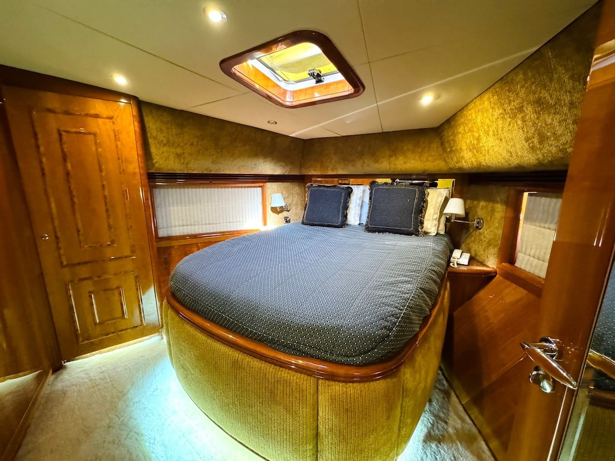 Luxury Yacht Tour 70Ft