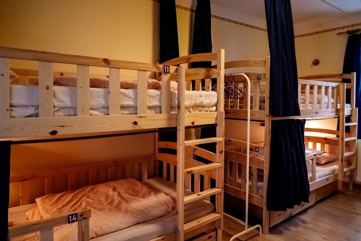 Kamala bhavan: female dormitory bed